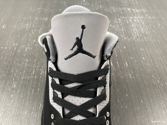 One Kick Jordan Air Noir CK9246-001 WMNS Off 3 0810